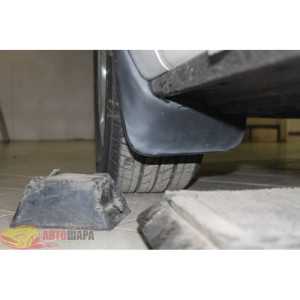 Брызговики передние MAZDA 3 2009-> (полиуретан)